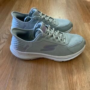 Woman’s gray Skechers slip ins sneakers, size 9.5
